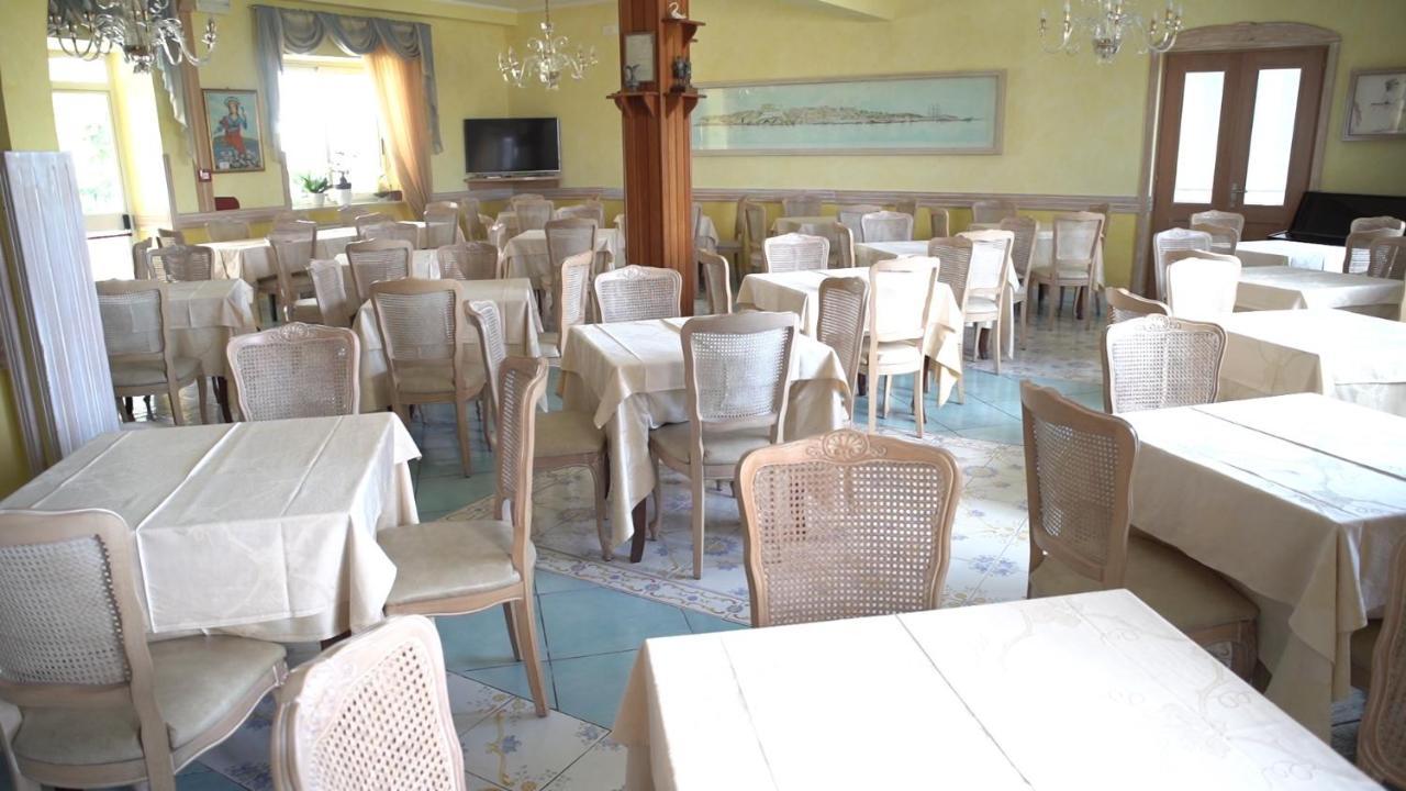 Hotel Isolabella Ventotene Buitenkant foto