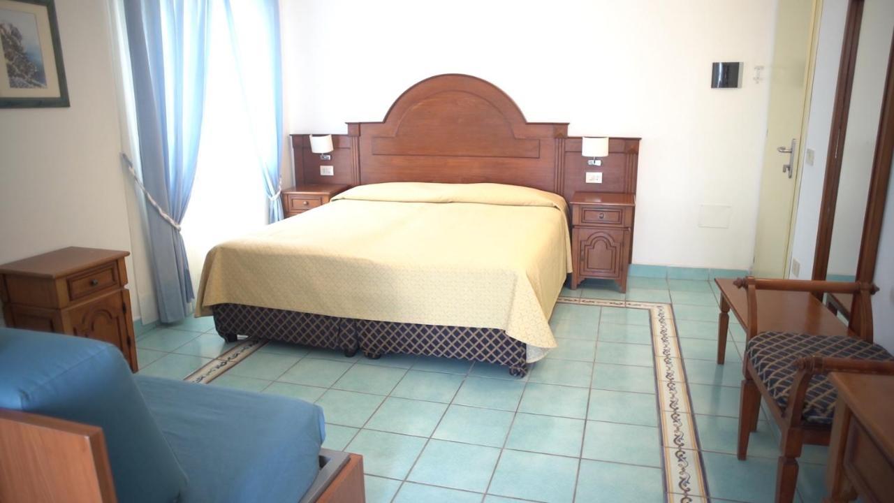 Hotel Isolabella Ventotene Buitenkant foto